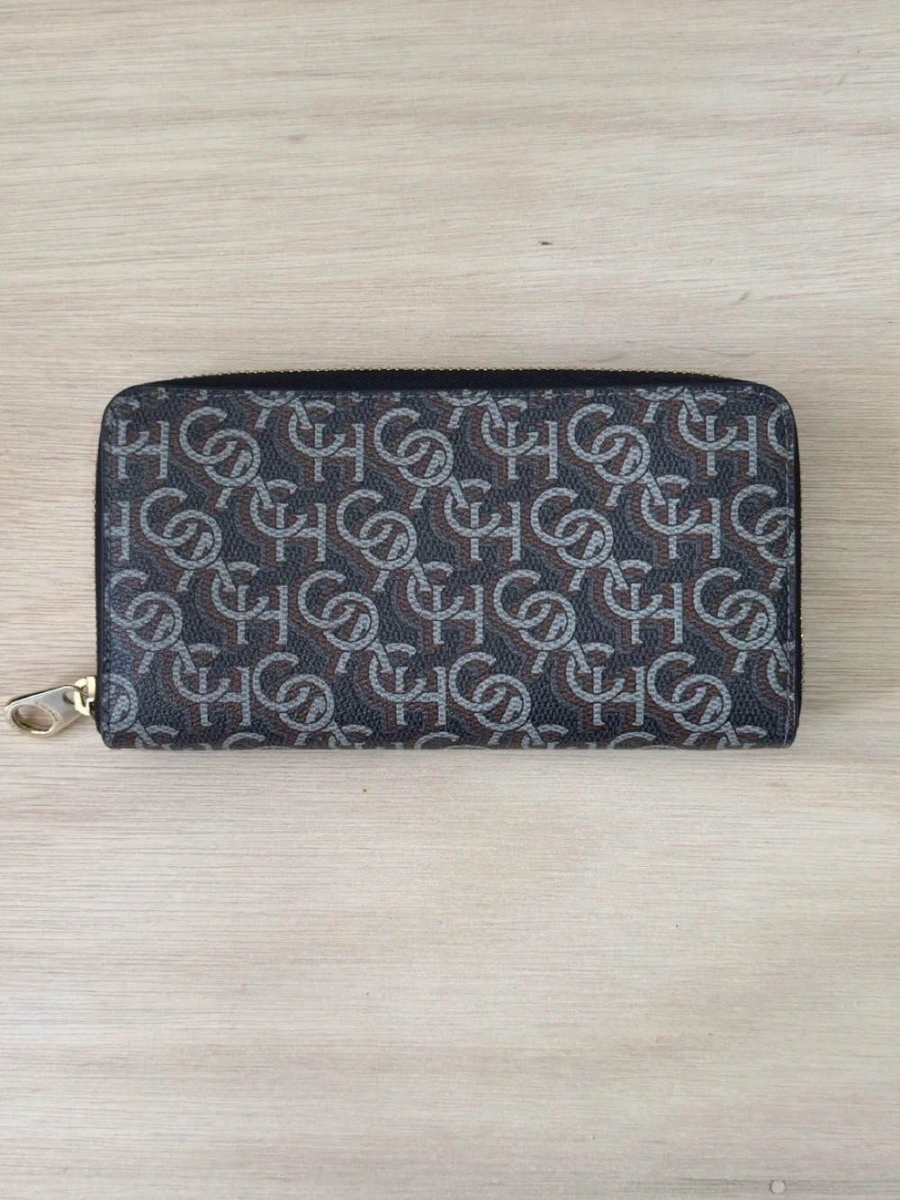 Coach compact zip